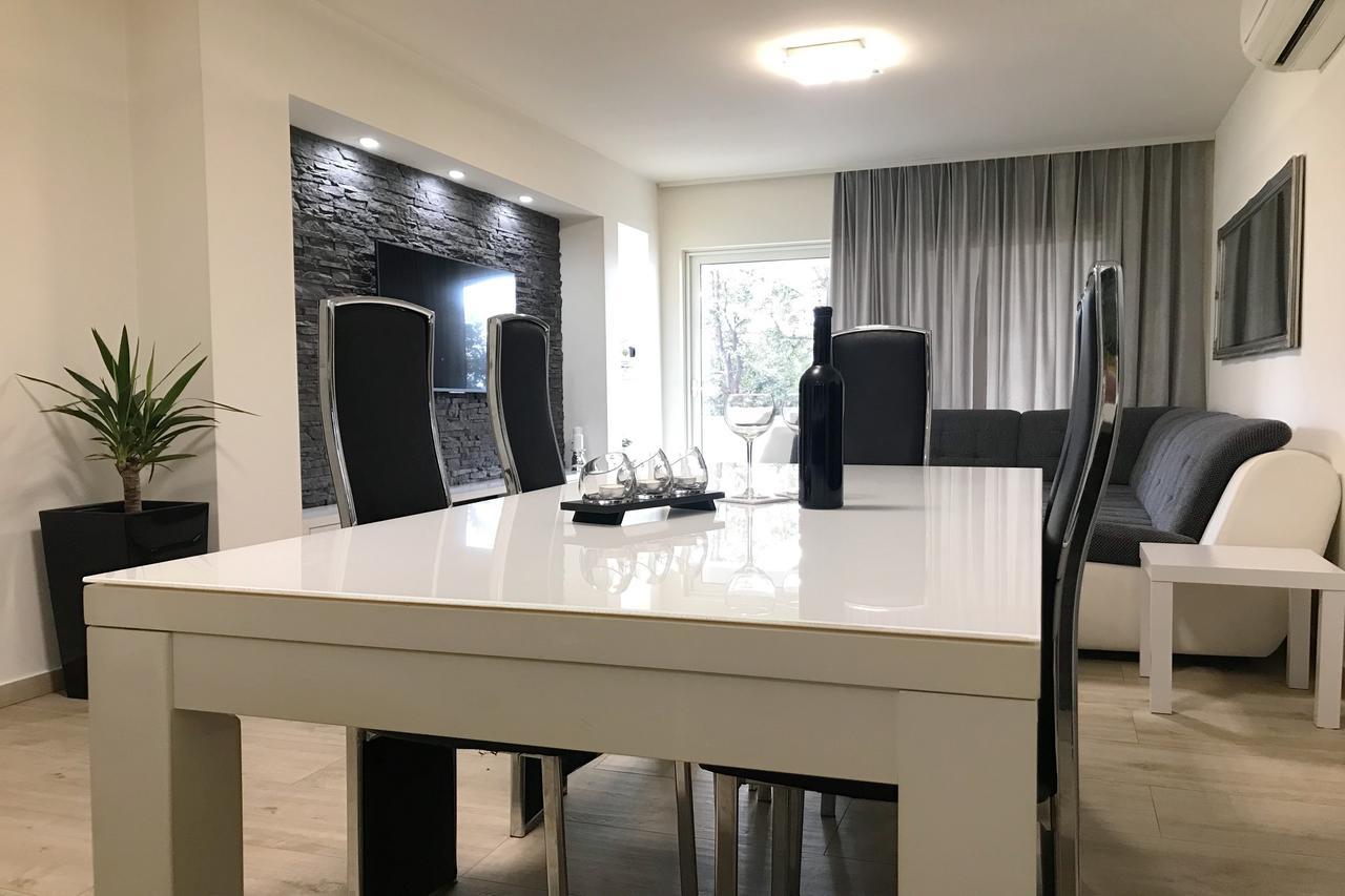 סולין Apartments Villa Stivan מראה חיצוני תמונה
